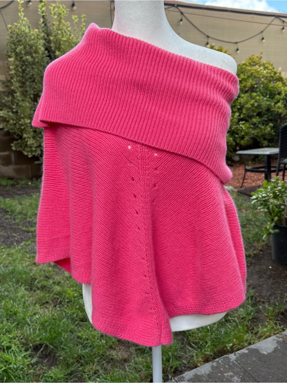 BCBGMAXAZRIA 100% Cashmere Hot Pink Off Shoulder Poncho Sweater Cape OS